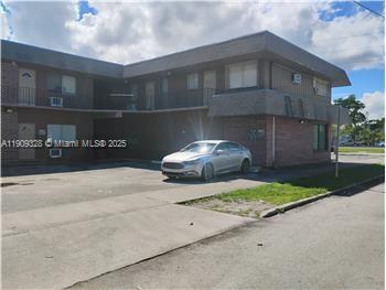 4020 Funston St in Hollywood, FL - Building Photo - Building Photo