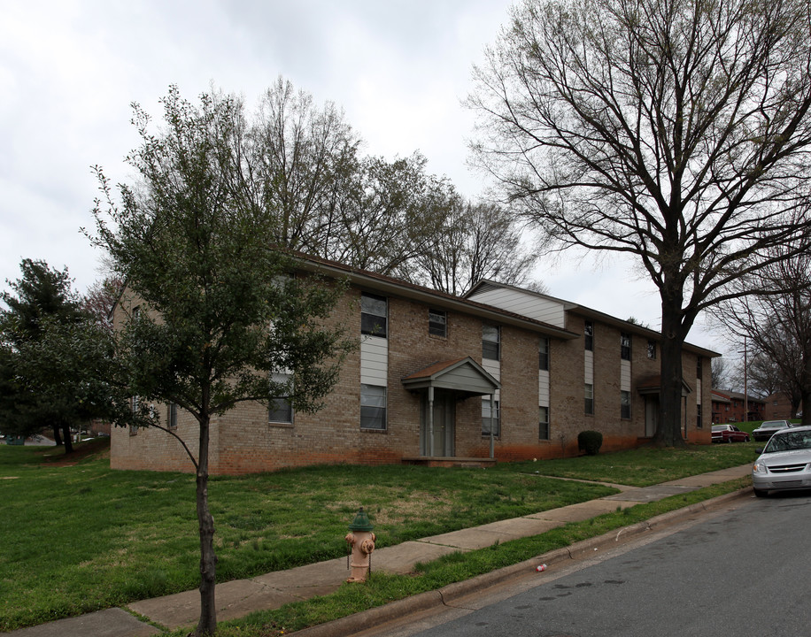 905 E Second St in Winston-Salem, NC - Foto de edificio