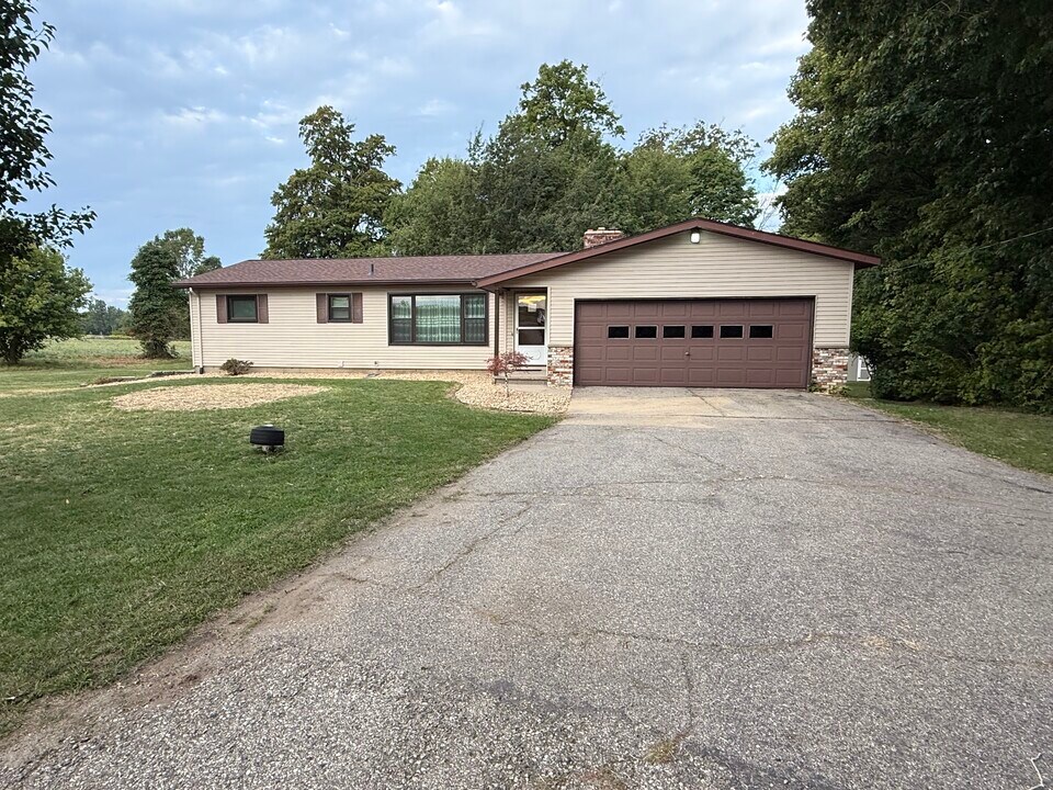 2301 24th Ave in Hudsonville, MI - Building Photo