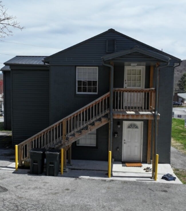 547 Ronceverte Ave, Unit 3