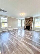 248 Pilot Bluff Dr in King, NC - Foto de edificio - Building Photo