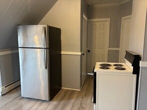 25 Maine Ave in Rumford, ME - Building Photo - Building Photo
