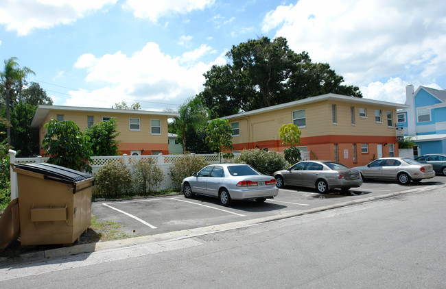 1527 5th St N in St. Petersburg, FL - Building Photo - Building Photo