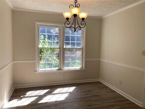 4536 Woodlawn Lake Dr in Marietta, GA - Building Photo - Building Photo