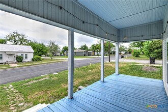 702 N 8th St in Temple, TX - Foto de edificio - Building Photo