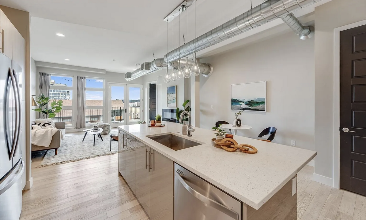 3198 Blake St, Unit 406 in Denver, CO - Building Photo