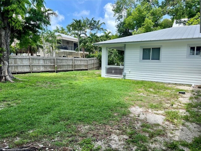 4 Transylvania Ave in Key Largo, FL - Building Photo - Building Photo