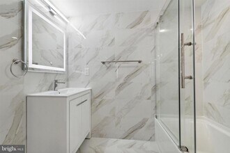 920 N Marshall St, Unit 3 in Philadelphia, PA - Building Photo - Building Photo