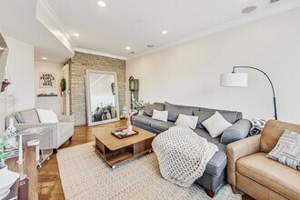 6150 N Ravenswood Ave in Chicago, IL - Building Photo - Building Photo