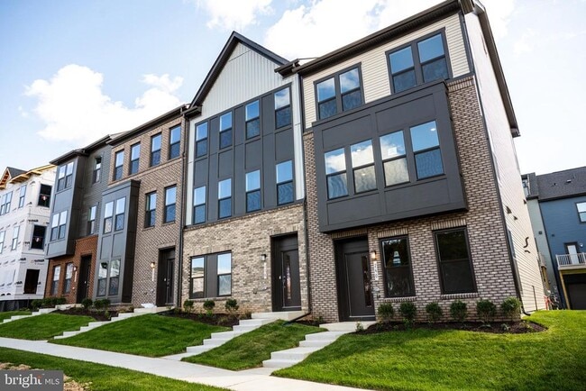 property at 238 Mainstream Dr