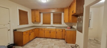 651 W 42nd St in Savannah, GA - Building Photo - Building Photo
