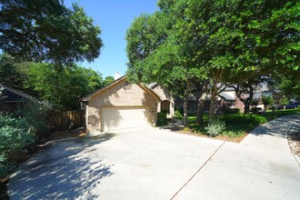 2834 Bent Tree Dr in Schertz, TX - Foto de edificio - Building Photo