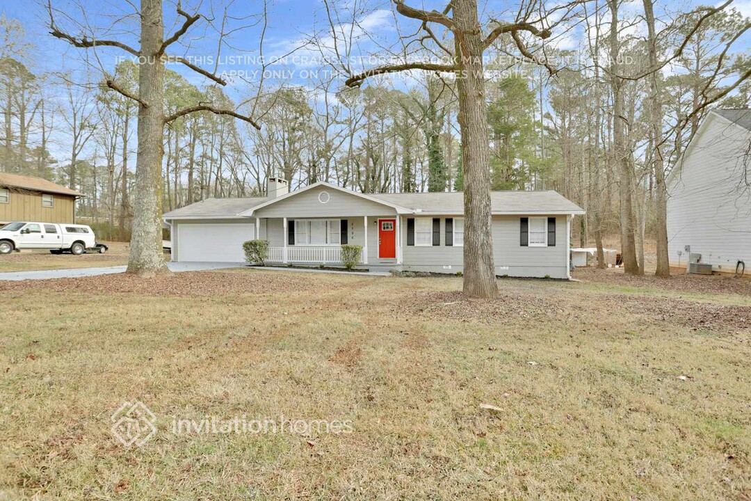 5596 Seminole Way in Acworth, GA - Building Photo