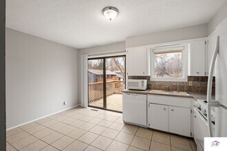 2664 N 93rd St in Omaha, NE - Building Photo - Building Photo