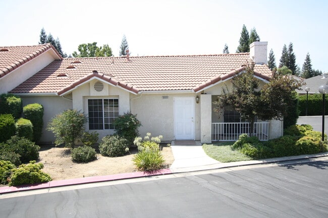 8888 N Del Mar Ave in Fresno, CA - Building Photo - Building Photo