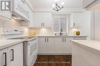 83 Matthew Boyd Crescent in Newmarket, ON - Building Photo - Building Photo