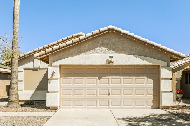 property at 3879 S Conestoga Rd