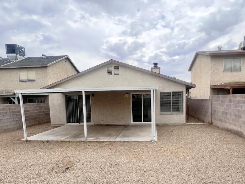 7040 Cornflower Dr in Las Vegas, NV - Building Photo