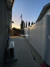 476 Reims St in Pomona, CA - Foto de edificio - Building Photo