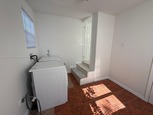 156 NE 77th St in Miami, FL - Building Photo - Building Photo