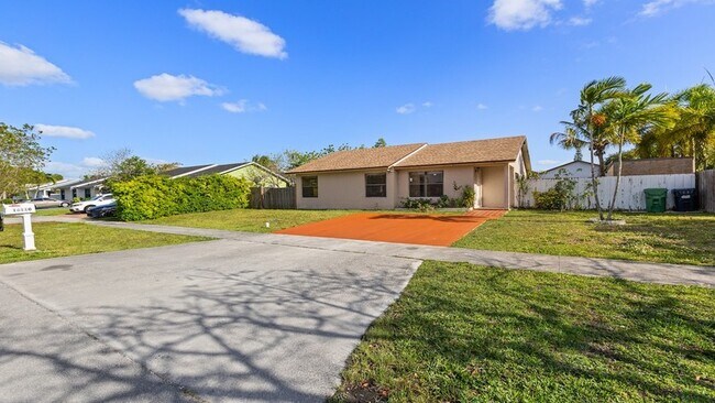 16110 SW 300th St in Homestead, FL - Building Photo - Building Photo