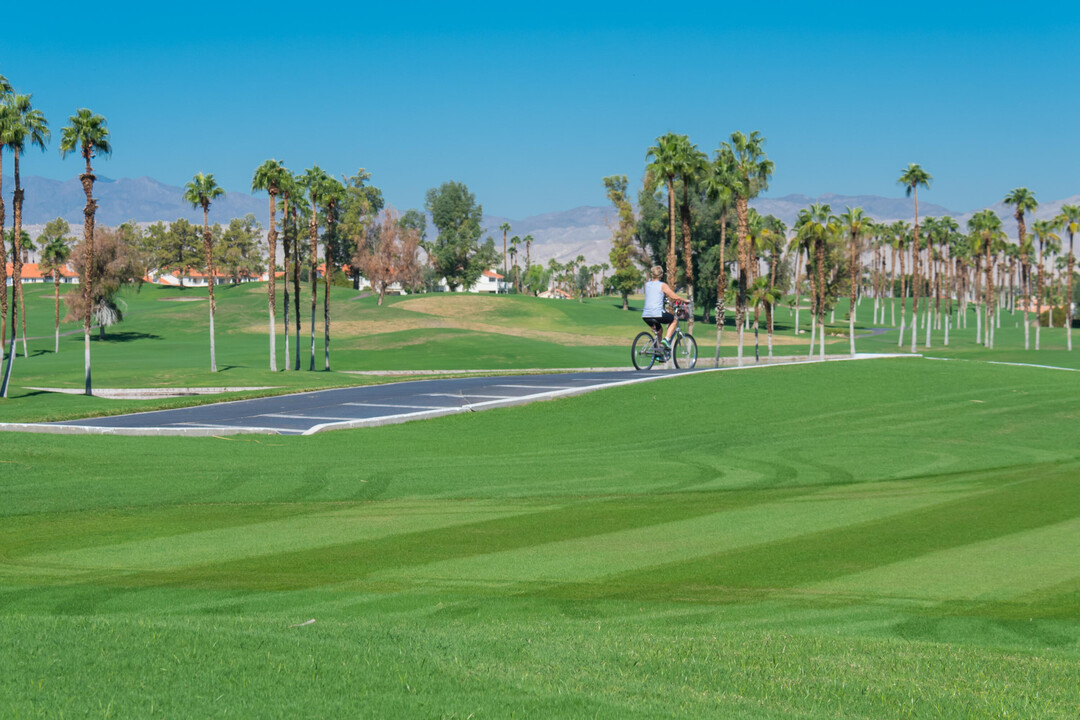 432 Desert Falls Dr N in Palm Desert, CA - Foto de edificio