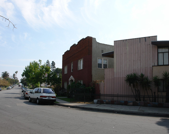 Hobart Apartments in Los Angeles, CA - Building Photo - Building Photo