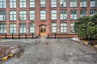 200 Market St, Unit 200 Market St - Unit B37 in Lowell, MA - Building Photo