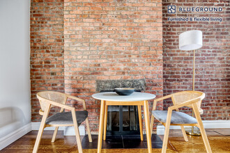 273 W 10th St in New York, NY - Foto de edificio - Building Photo