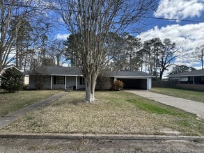 2033 Marguerite St in Opelousas, LA - Building Photo - Building Photo