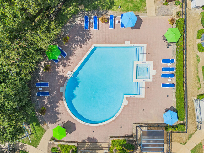 Resort at Jefferson Ridge in Irving, TX - Foto de edificio - Building Photo