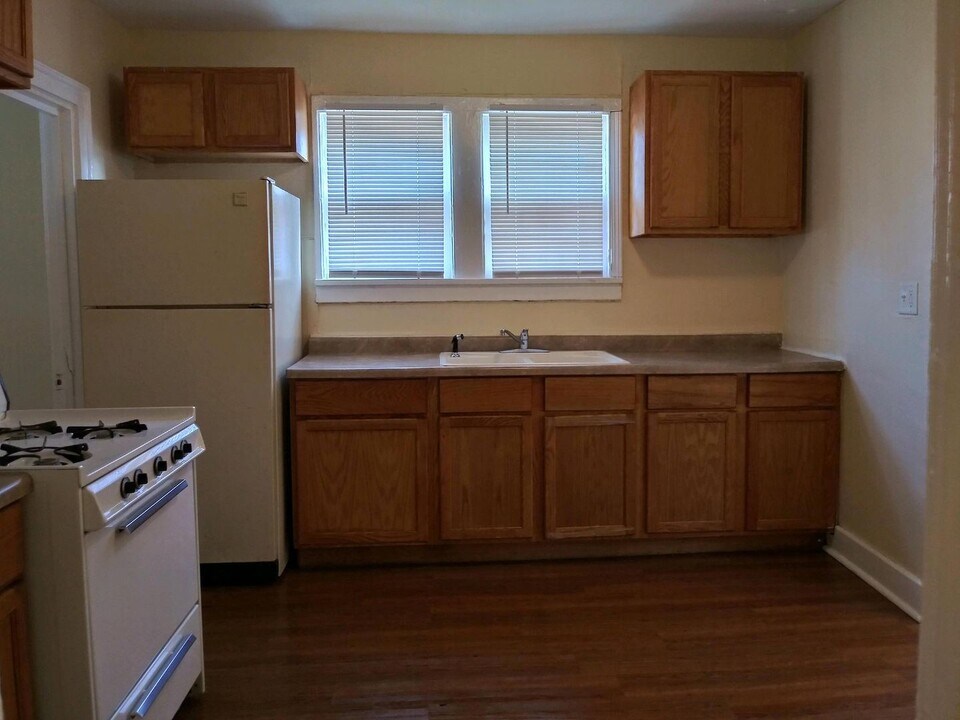 129 N Burbank Ave in Rockford, IL - Building Photo