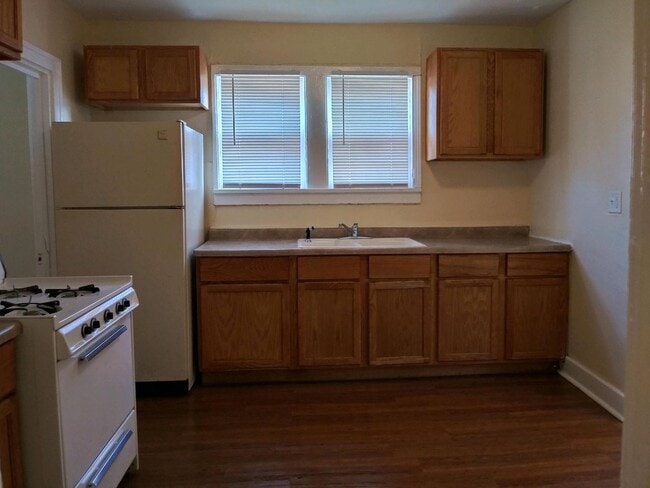 property at 129 N Burbank Ave