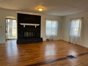 1468 N Perry Ave in Wichita, KS - Building Photo - Building Photo