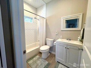 39 Caldwell Rd in Edison, NJ - Building Photo - Building Photo