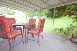 4 Hudson Pl in Ithaca, NY - Building Photo - Building Photo