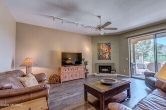 836 Cam Diestro in Oro Valley, AZ - Building Photo - Building Photo