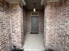 7712 Windstone Dr in Oklahoma City, OK - Foto de edificio - Building Photo