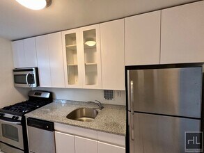 EAST 49 STREET in New York, NY - Building Photo - Building Photo