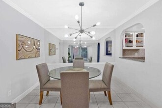 6851 Roswell Rd in Atlanta, GA - Building Photo - Building Photo
