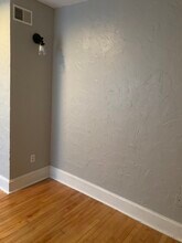 1014 W 27th St, Unit 02 in Minneapolis, MN - Building Photo - Building Photo