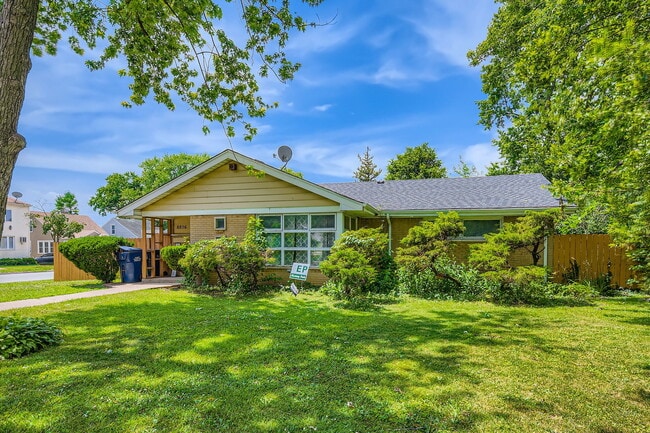 property at 8856 S Washtenaw Ave