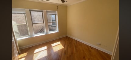 6947 N Oakley Ave in Chicago, IL - Foto de edificio - Building Photo