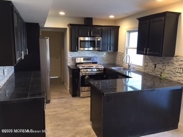 property at 28 Irongate Ln
