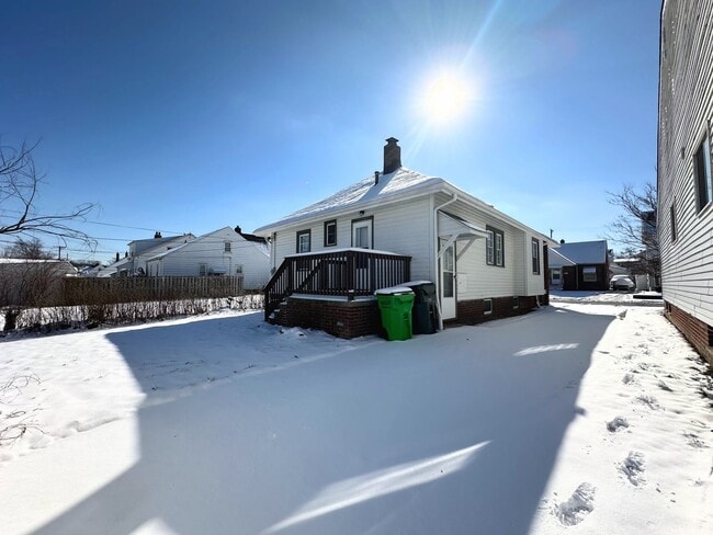 10801 Vernon Ave in Garfield Heights, OH - Building Photo - Building Photo