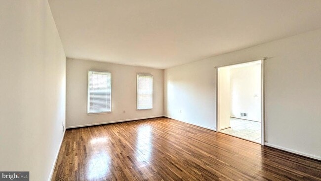 8835 Tuckerman Ln in Potomac, MD - Building Photo - Building Photo