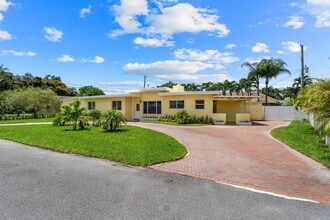 7531 Edgewater Cir in West Palm Beach, FL - Building Photo - Building Photo