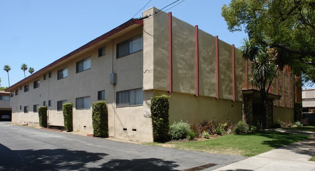 North Wilson Apartments in Pasadena, CA - Foto de edificio - Building Photo