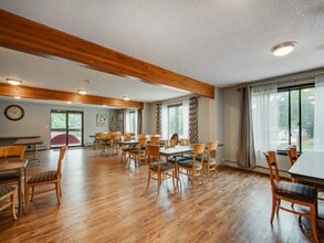 Golden Meadows Apartments in Faribault, MN - Foto de edificio - Building Photo