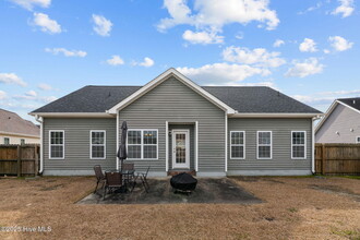 305 Lynden Ln in New Bern, NC - Building Photo - Building Photo